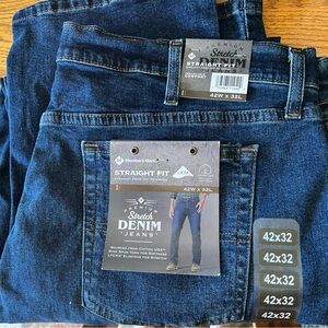 Men’s jeans.